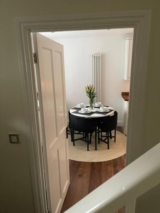 Newly Refurbished Apartment, Near Station & River London Exterior photo