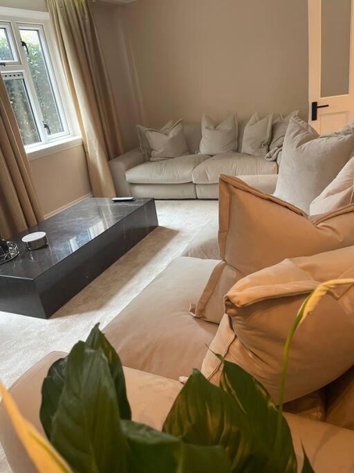 Newly Refurbished Apartment, Near Station & River London Exterior photo