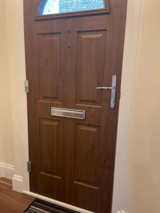 Newly Refurbished Apartment, Near Station & River London Exterior photo