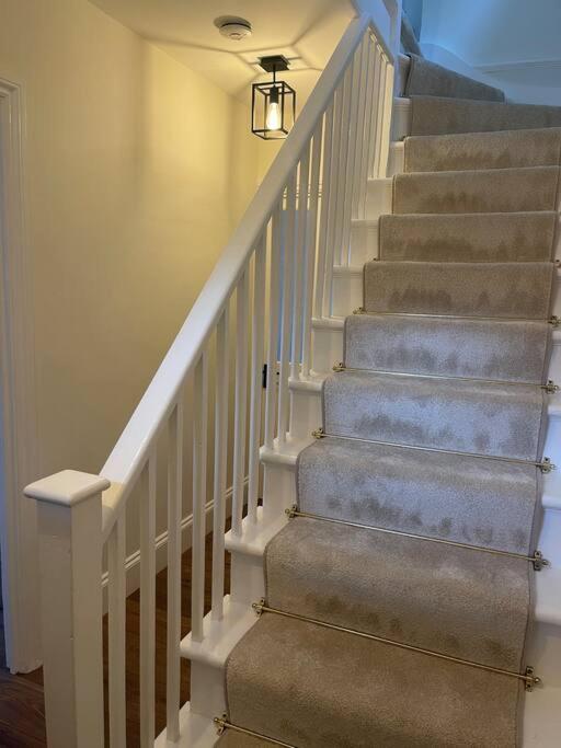 Newly Refurbished Apartment, Near Station & River London Exterior photo