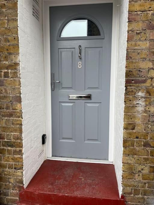 Newly Refurbished Apartment, Near Station & River London Exterior photo
